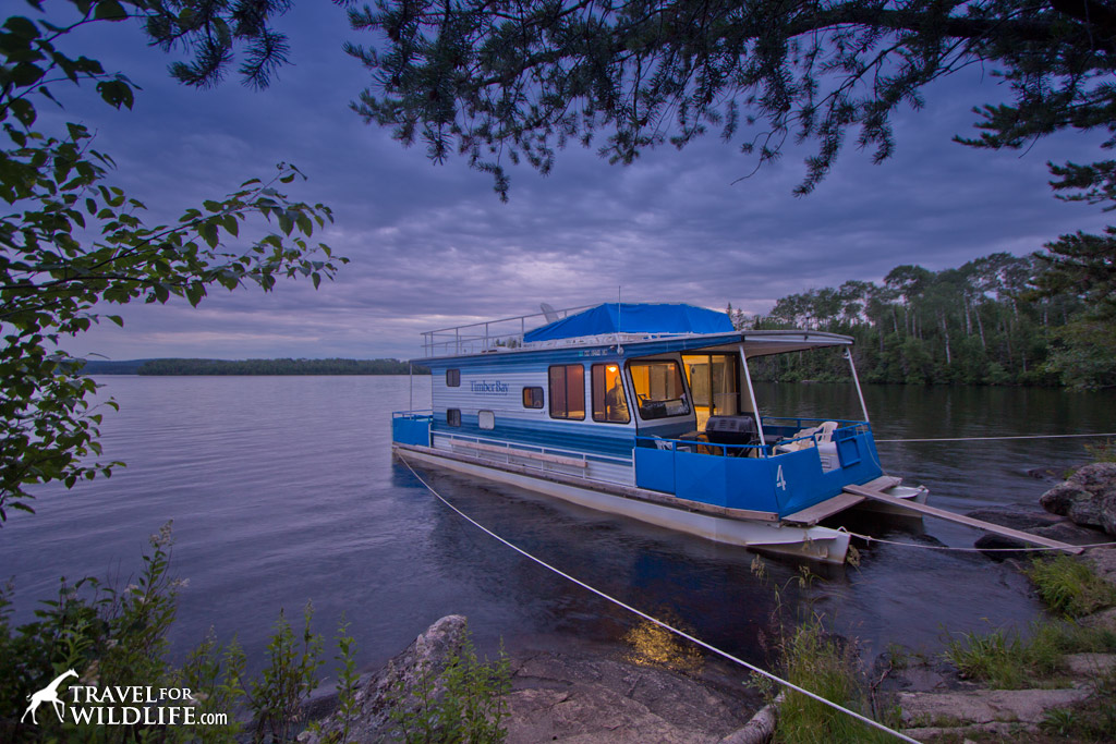 staying on a houseboat Ely, MN