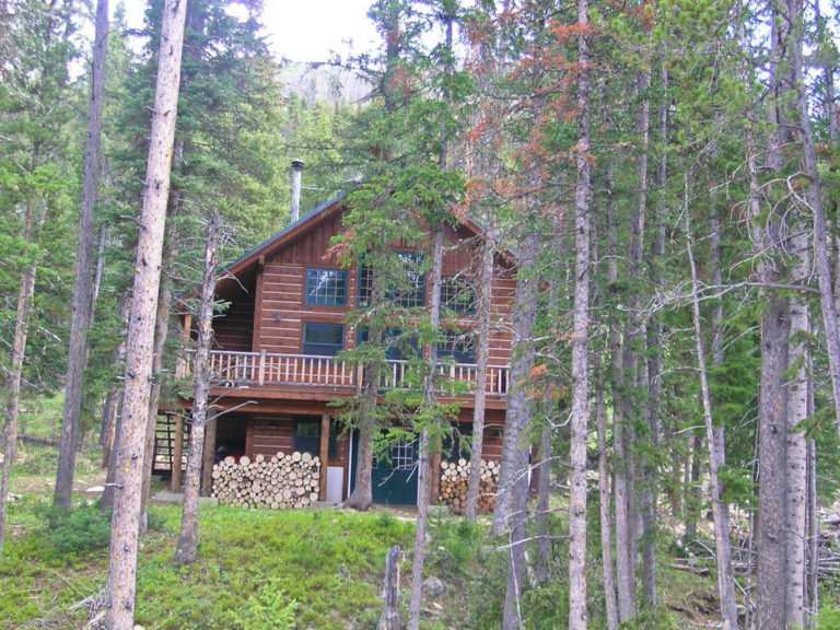 11 Dreamy Yellowstone Cabins You Can Rent for your Next Vacation