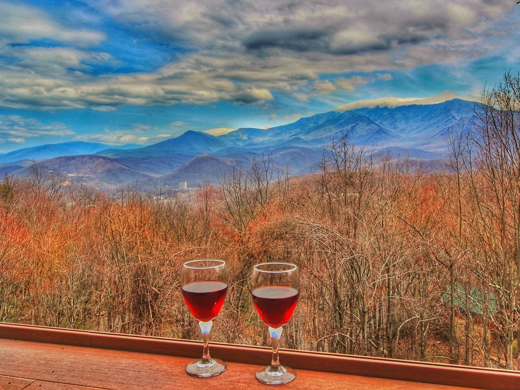 Gatlinburg cabin with Mt LeConte views
