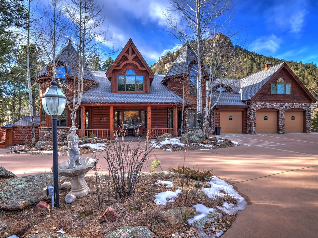 Luxury mountain lodge, best Estes Park lodging