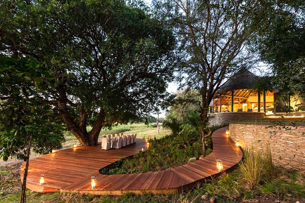 outside dining at Dulini under a big leafy tree