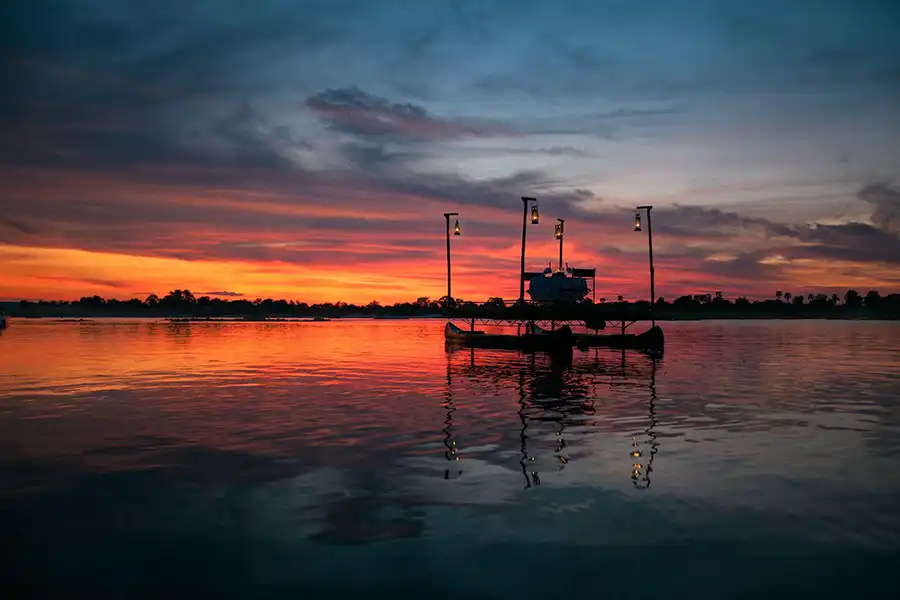 Sampan-Dining-in-Zambezi.webp